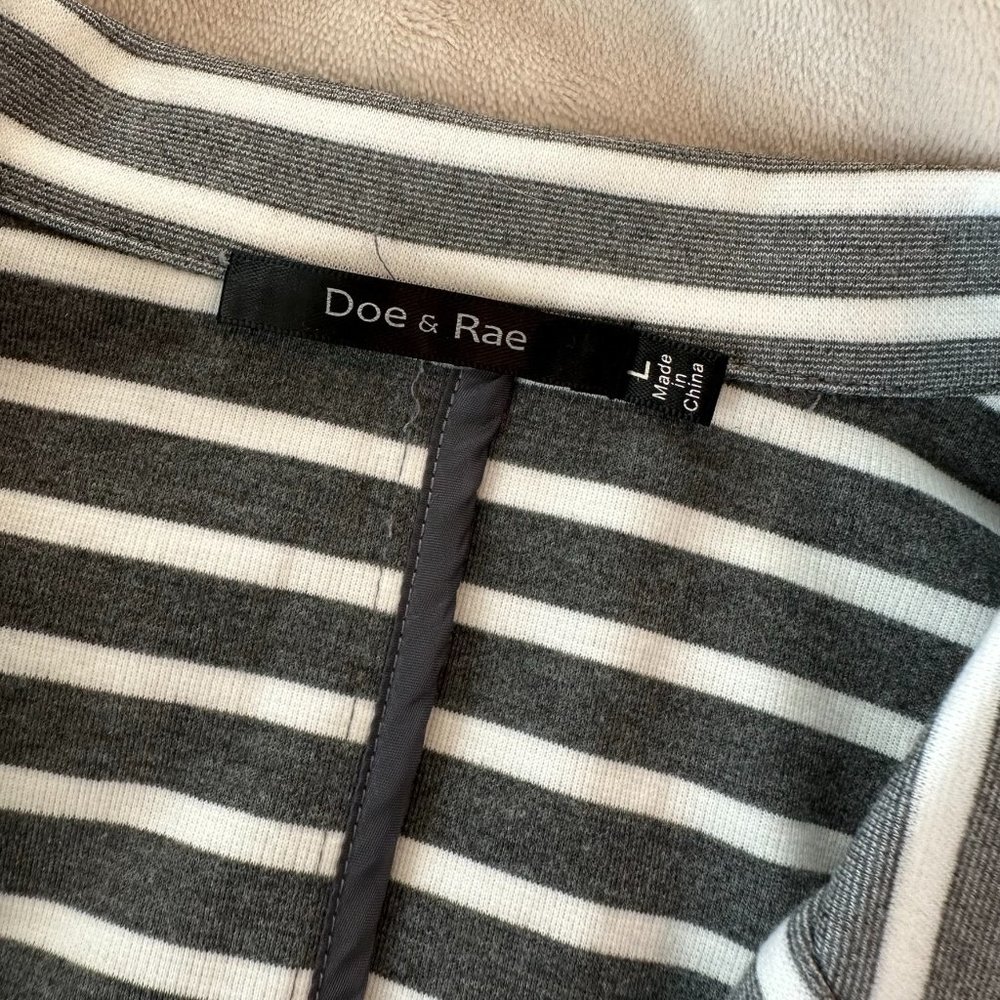 Black and white striped blazer - doe & rae - Picture 4 of 5